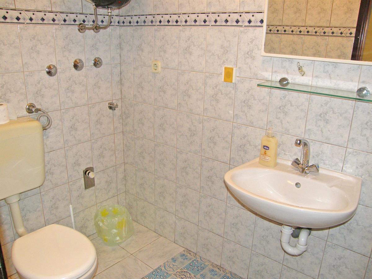Apartments Jurica Примоштен Екстер'єр фото
