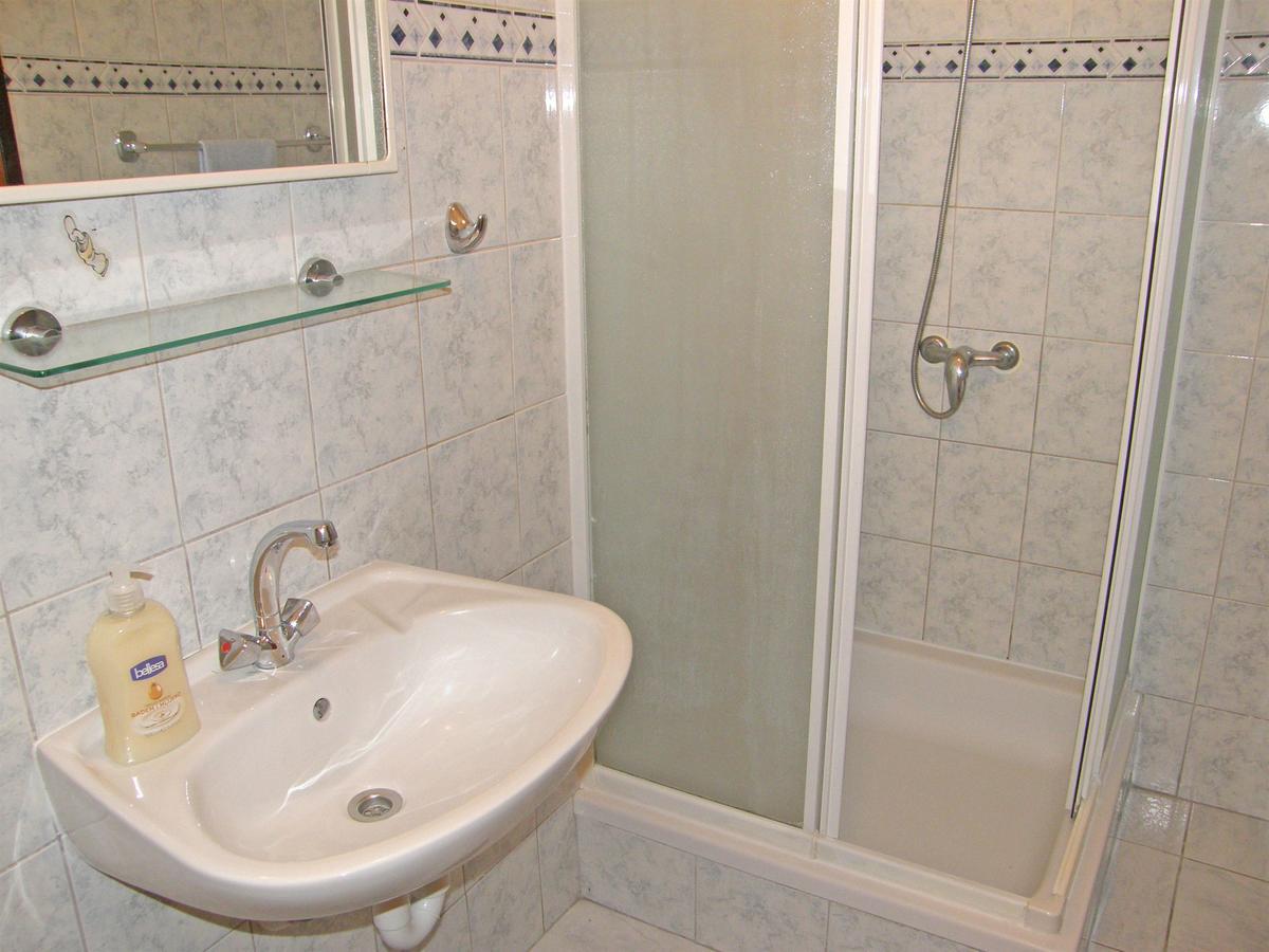 Apartments Jurica Примоштен Екстер'єр фото