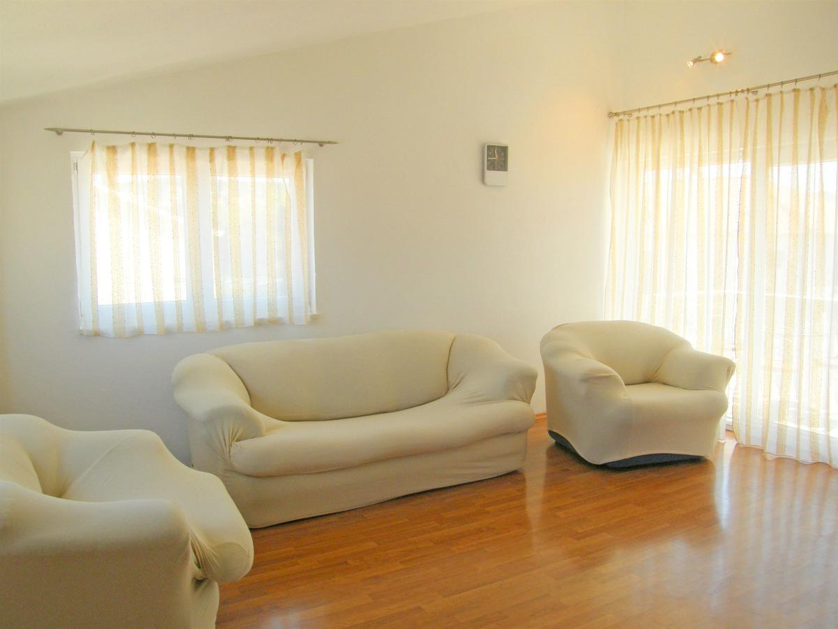 Apartments Jurica Примоштен Екстер'єр фото
